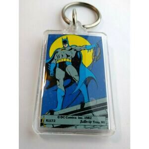 Batman Standing Keychain 1982 Original Licensed Official DC Comics Button Up